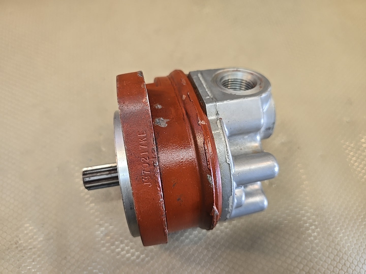 Eaton Cessna Gear Pump *Light Use*  j970217ke