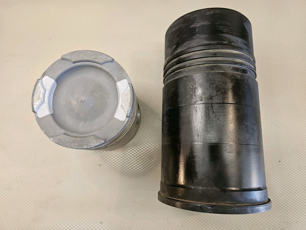Cummins 3067474 Cylinder Kit / Piston Body fits 3804440 Genuine OEM New/Unused