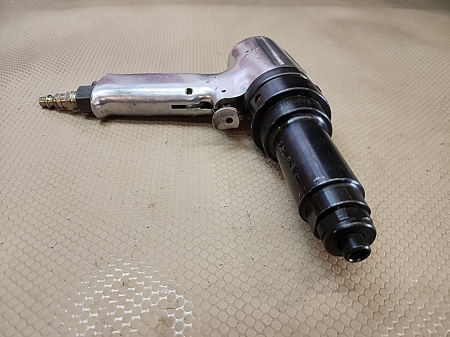 CHICAGO PNEUMATIC PISTOL GRIP SCREW/NUT DRIVER SIZE 3017 S 160/A255028