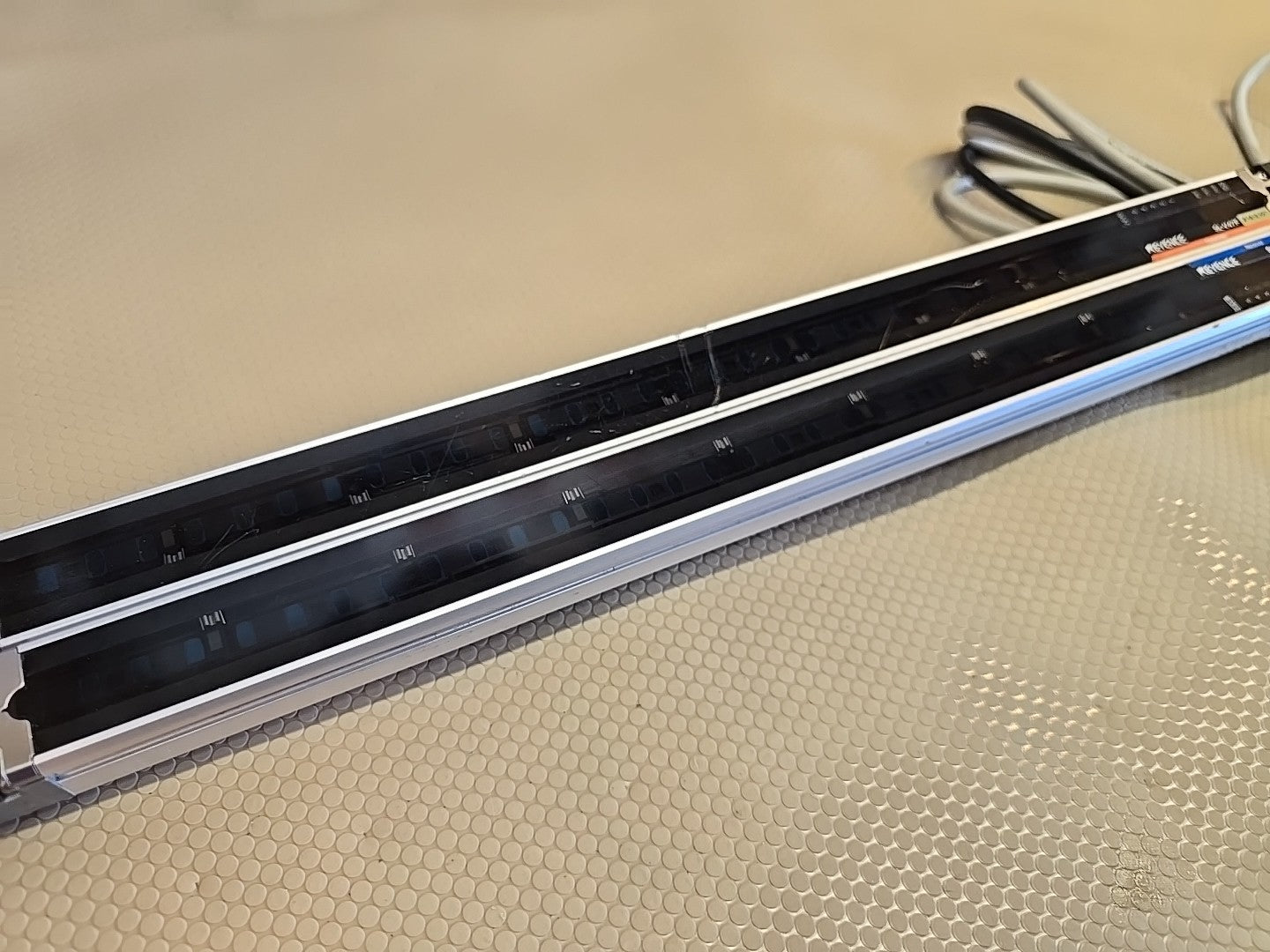 Keyence SL-V47F-T / SL-V47F-R Safety Light Curtain Transmitter & Receiver Set