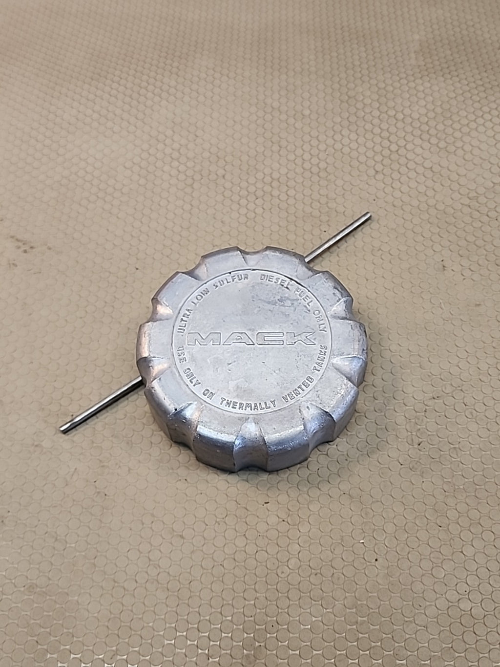20770679 MACK FUEL CAP 30663