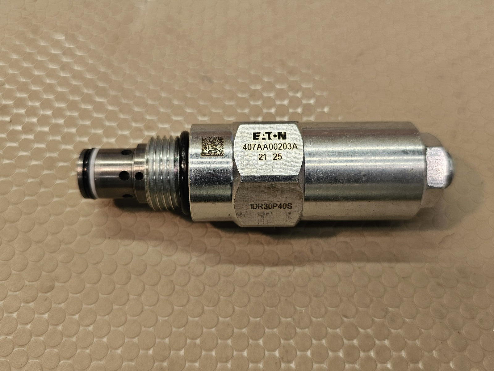 Eaton 407AA00203A 1DR30P40S Hydraulic Cartridge Valve New