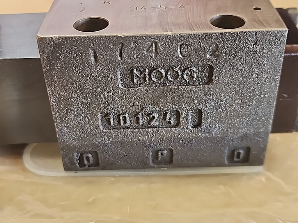 MOOG K-14532-C 34-5-4 HYD. SOLENOID VALVE, 24V,  XEB13330-000-00