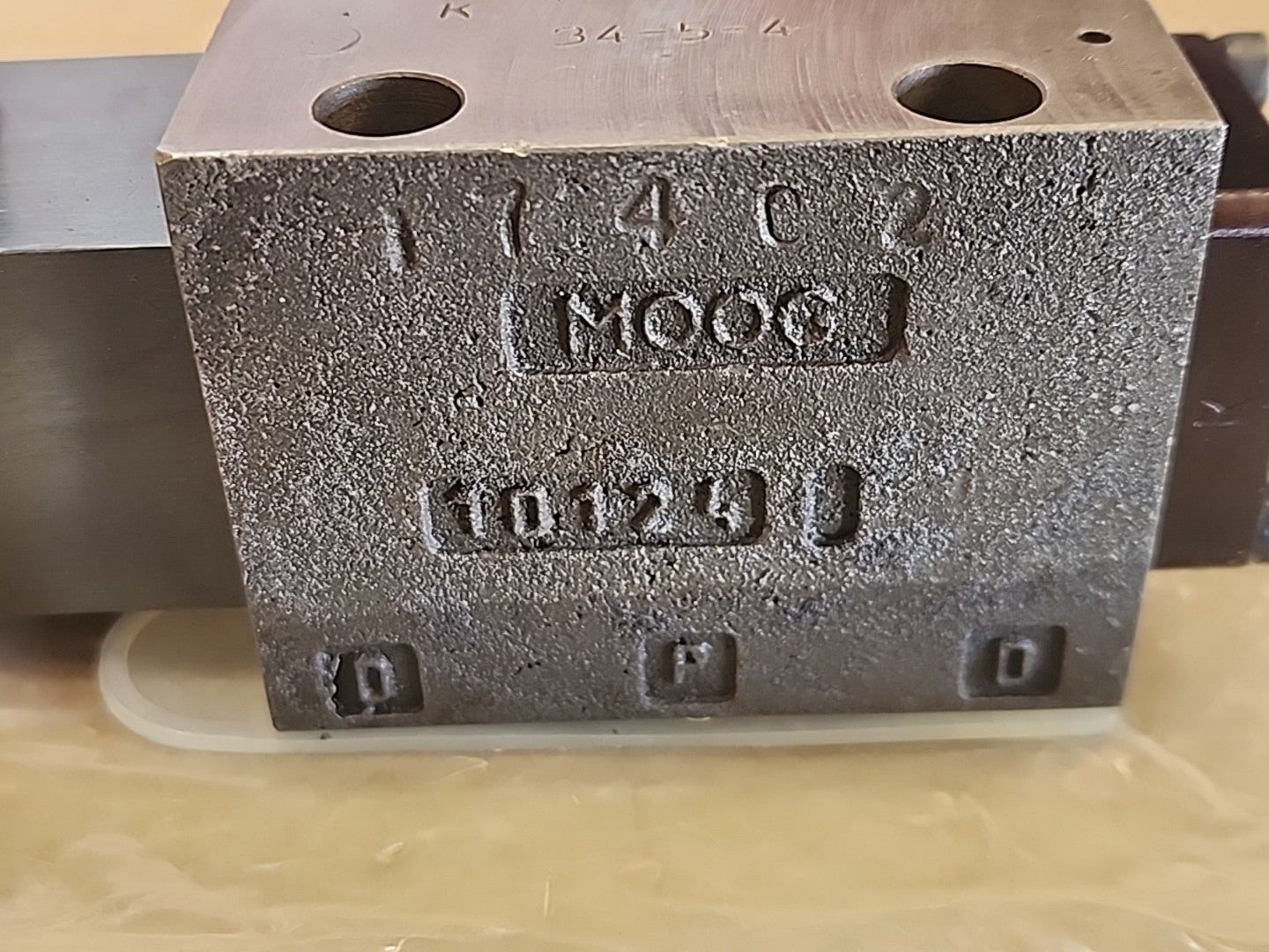 MOOG K-14532-C 34-5-4 HYD. SOLENOID VALVE, 24V,  XEB13330-000-00