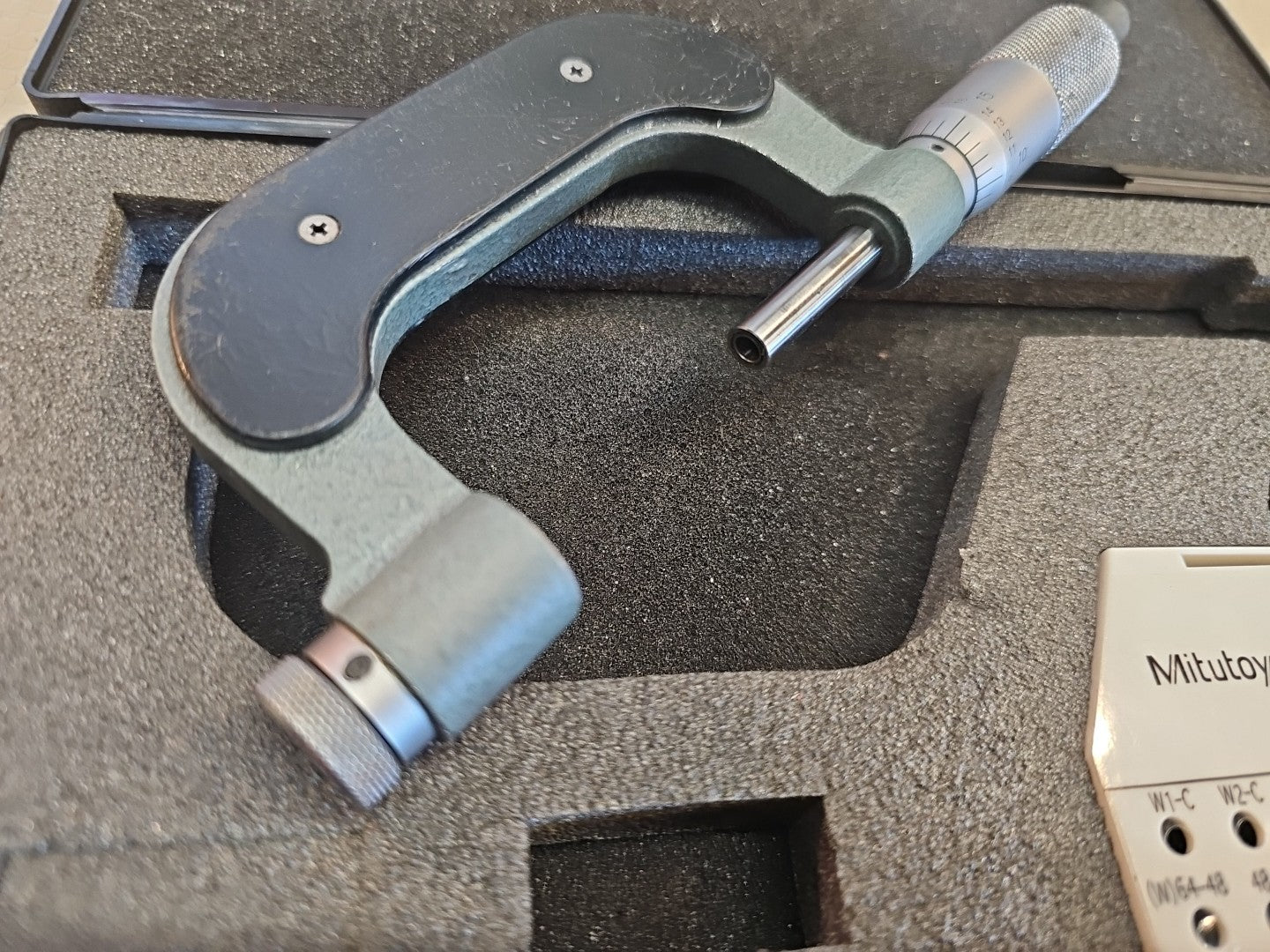 MITUTOYO THREAD MICROMETER 1"-2" MITUTOYO 126-138 W/ANVILS 