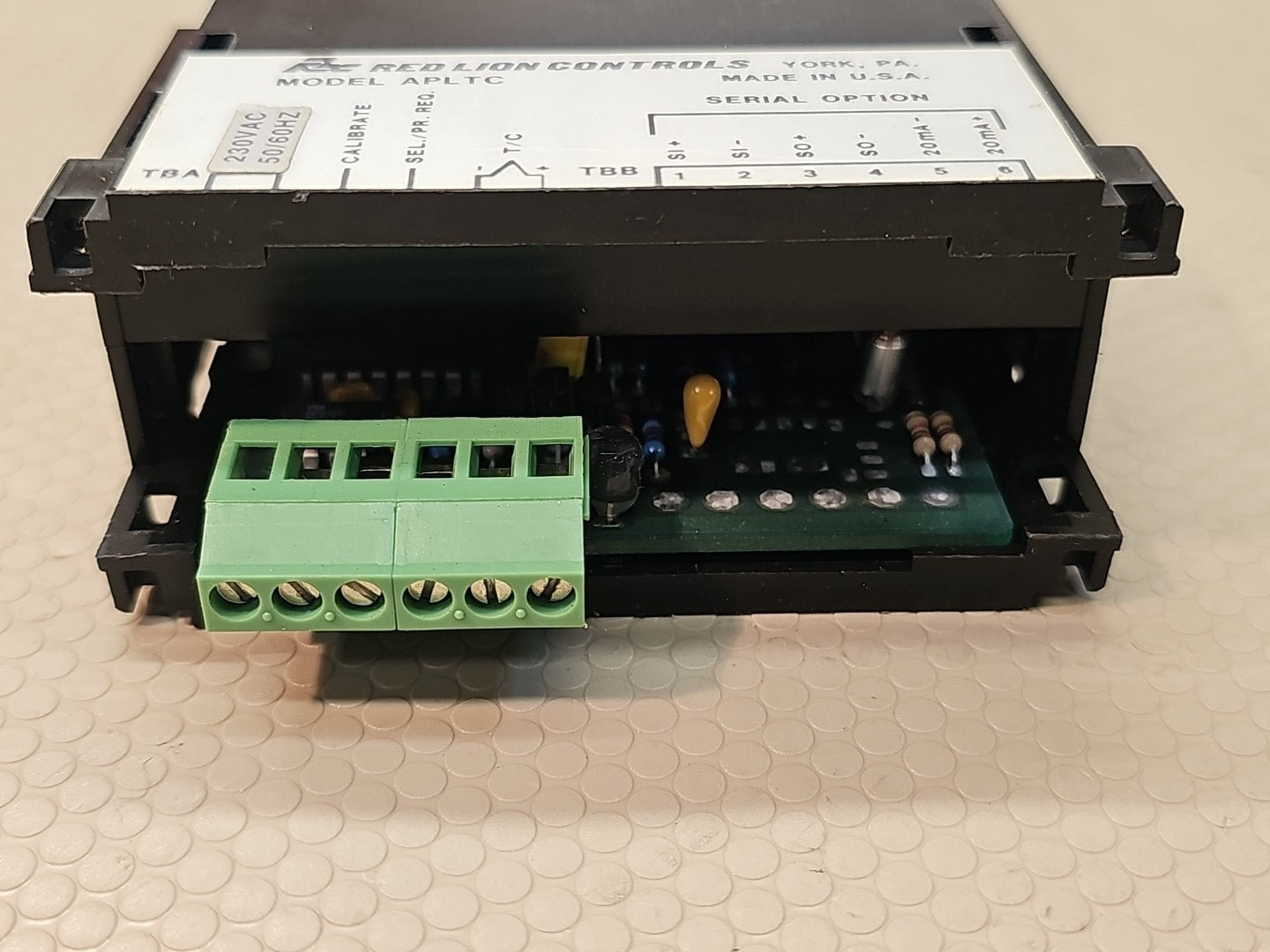 RED LION CONTROLS APLTC410 PANEL METER
