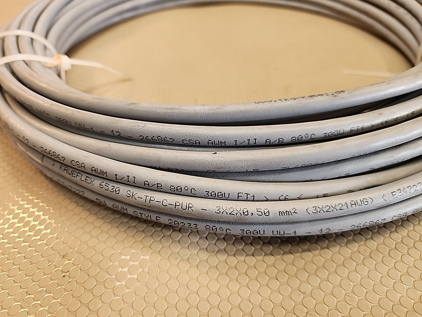 KAWEFLEX 6530 SK-TP-C-PUR – 3x2x0.50 mm² (3x2x2#24 AWG) AWM Style 20233 80°C 300