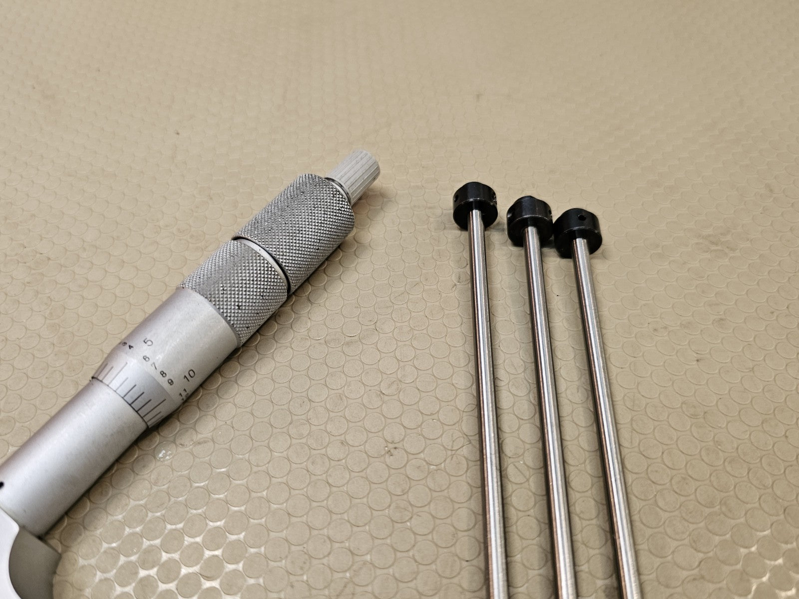 Mitutoyo 129-131 Depth Micrometer Set .001" Grad - DMC 4" Base With 3 Rods Long