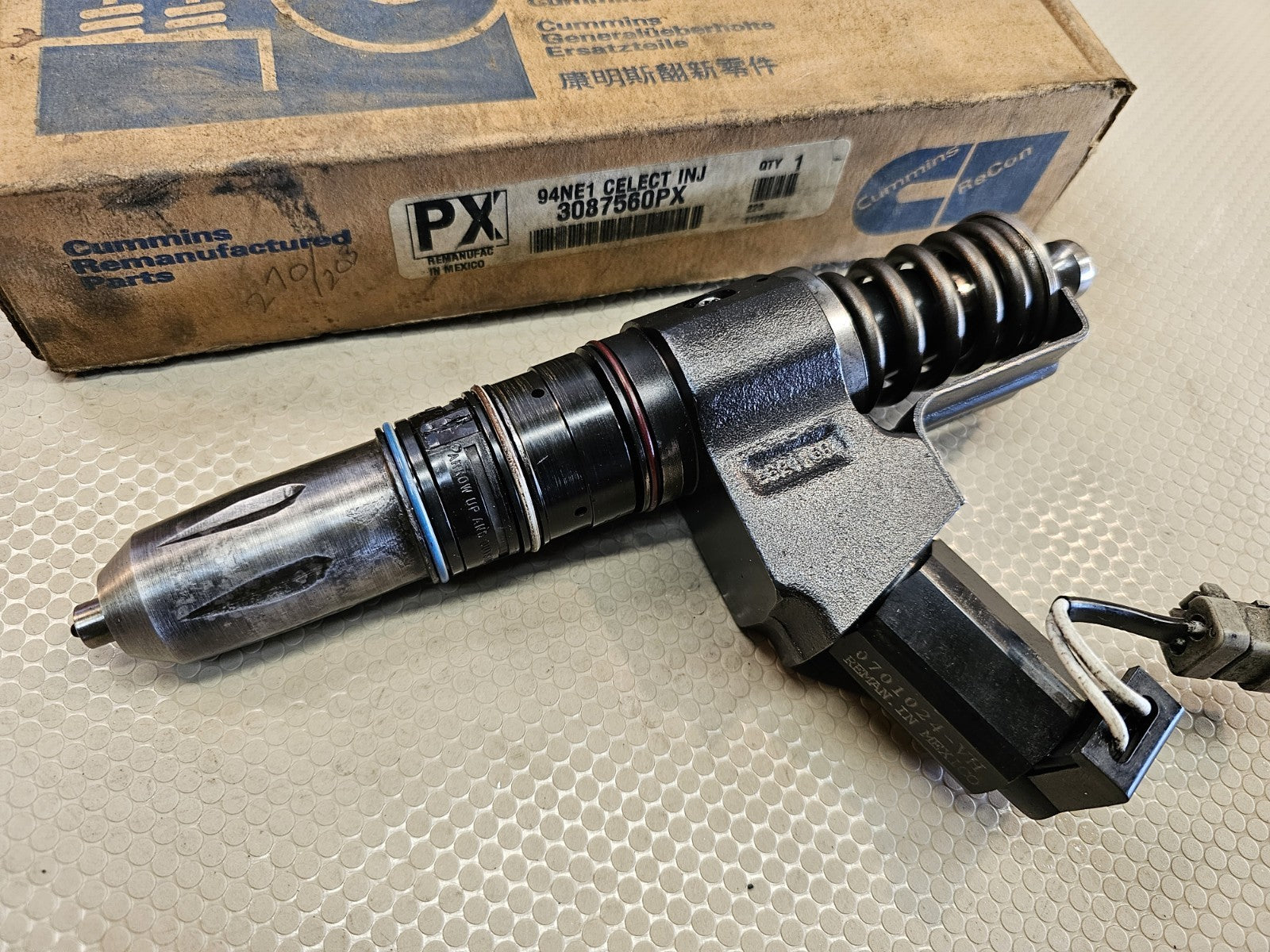 OEM Cummins 3652542RX Fuel Injector Cummins *Core* for Remanufacture
