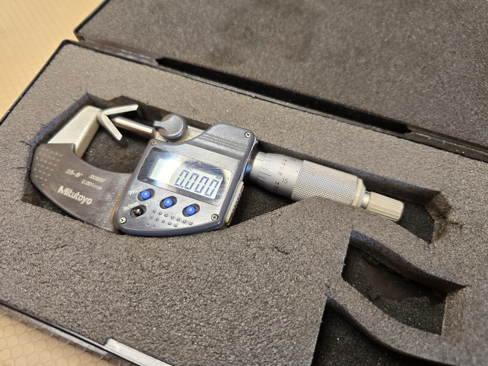 Mitutoyo 314-361-30 - Digimatic  Mic V-Anvil .05 to .6"/.00005 SPC + Setting Std