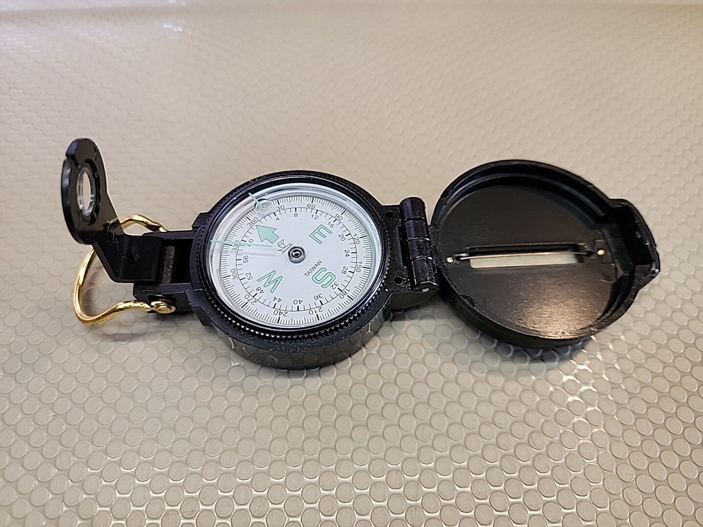Vintage Engineer Black Lensatic Directional Compass Great Shape