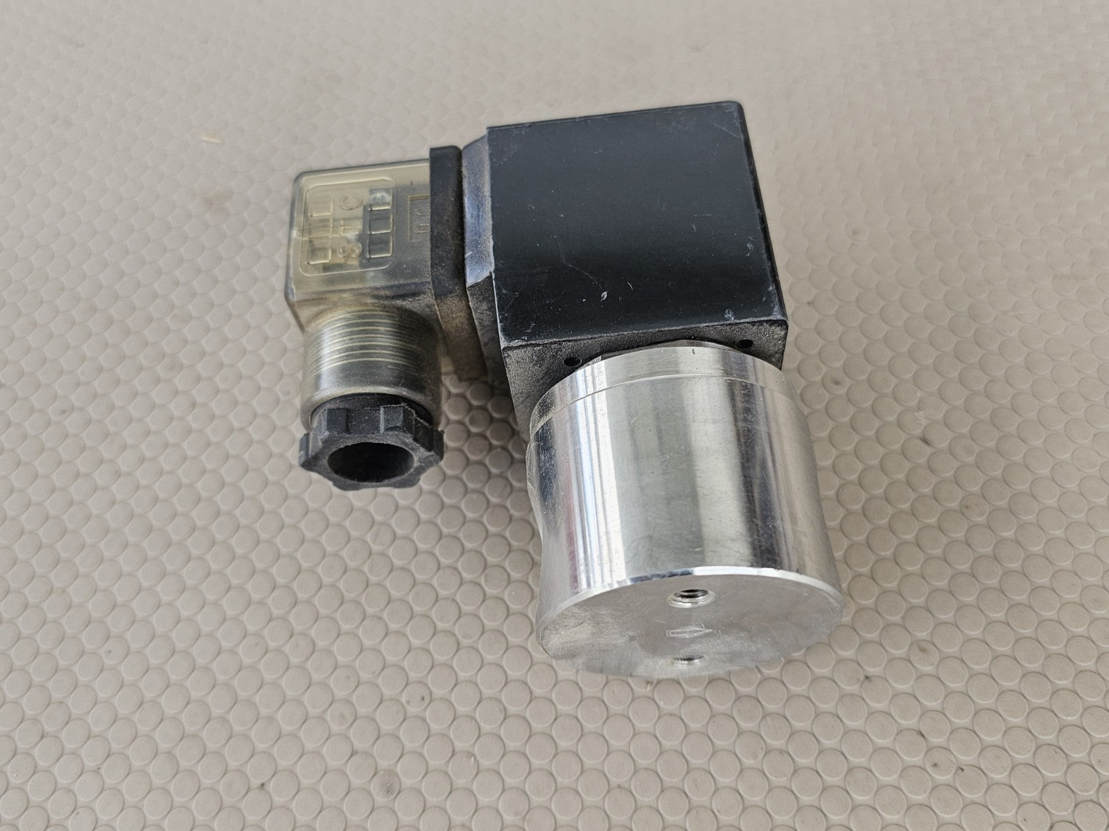 NEW STC 2S050 2-way solenoid valve 3/8