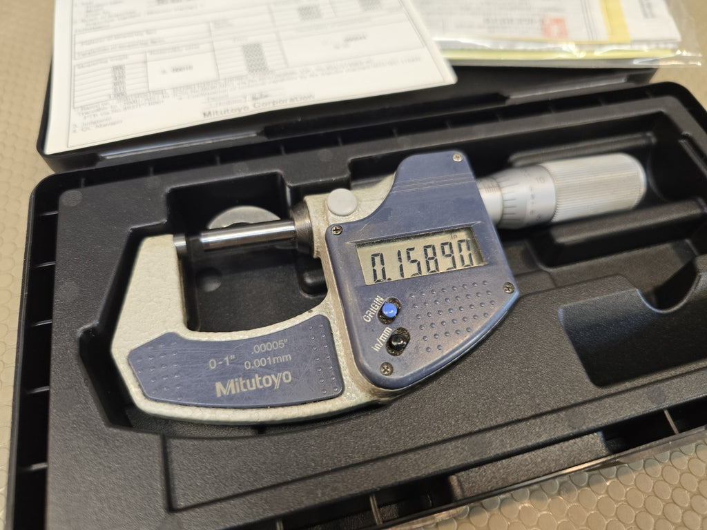 Mitutoyo 0-1” 293-832-30 Digital Micrometer in case