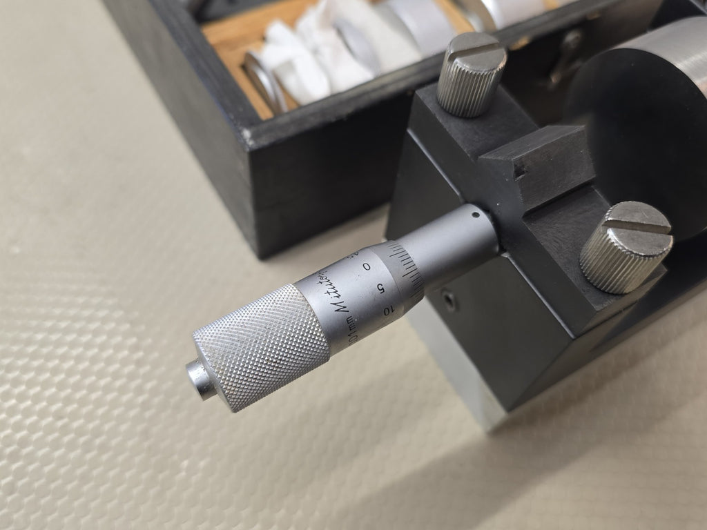 MITUTOYO 152-404 Micrometer Head 0-1 .0001 + Shimadzu Kit + 2 MITUTOYO MIC HEADS