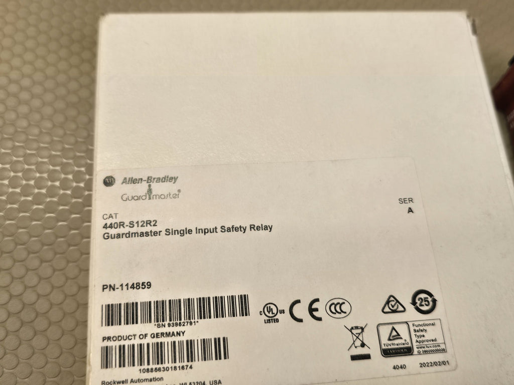 Allen Bradley 440R-S12R2 Ser A Safety Relay *NEW*
