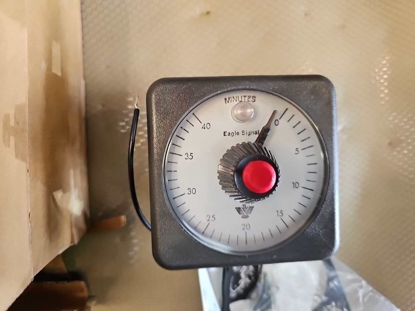Pushbutton reset timer, 40min, 120V, 19108S0370A6, Eagle Signal, NOS