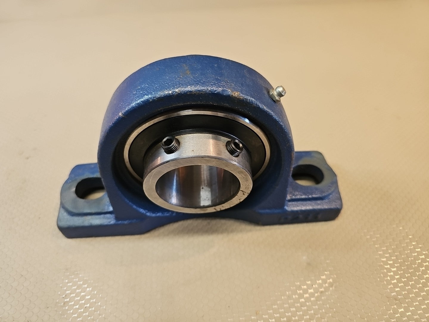 QTY 1 Peer Pillow Block Bearing P211 UC211-32 2" Bore LIGHT USE & Smooth Bearing