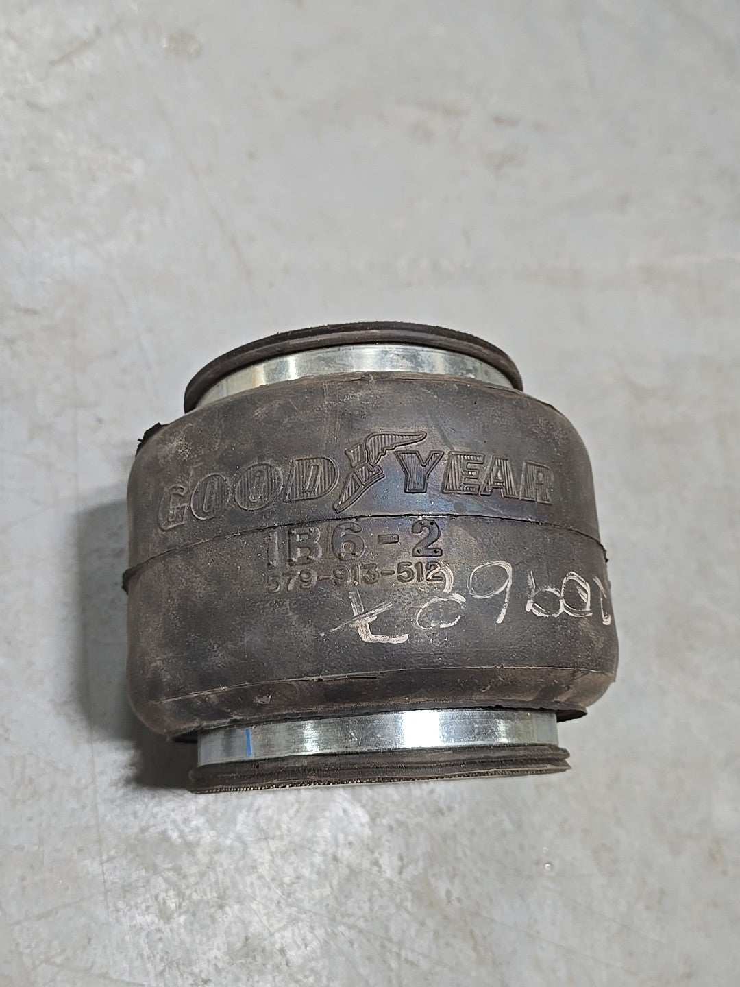 GoodYear 1B6-535 Super Cushion Air Springs 579-912-535-00000 NEW GENUINE 