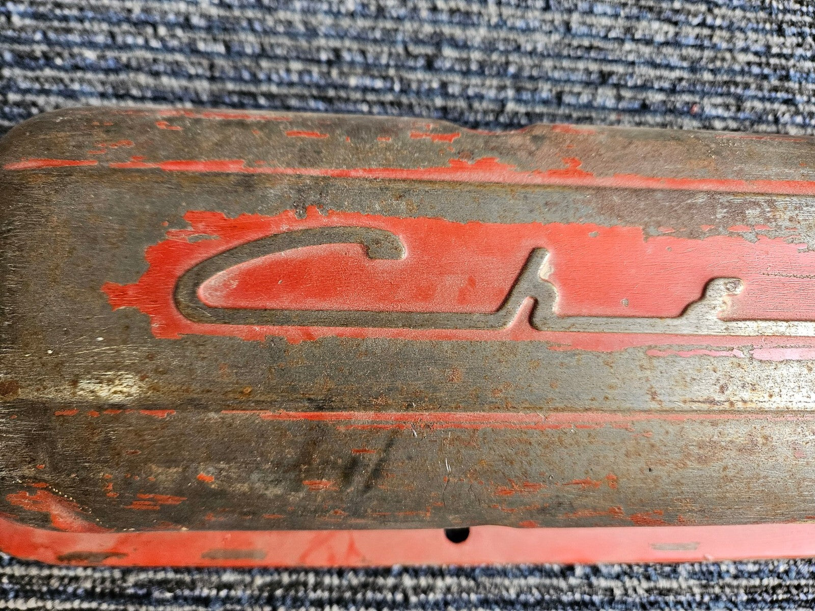 1954-1957 ORIGINAL GM Chevrolet CORVETTE 7 FIN ALUMINUM VALVE COVER OEM 3726086