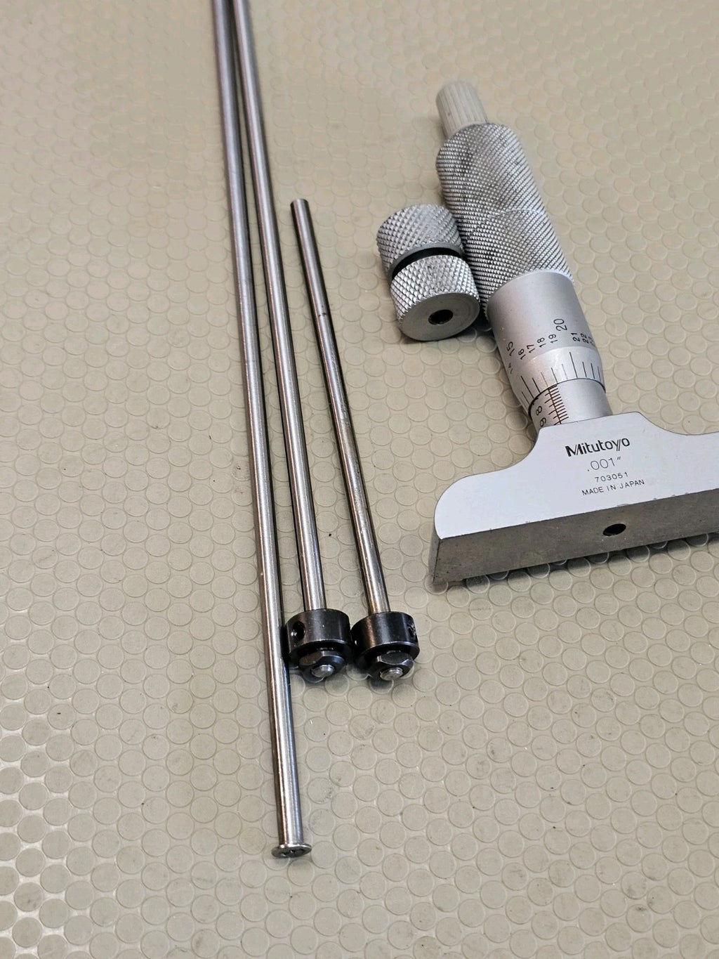 MITUTOYO DEPTH MICROMETER 129-131 2.5 Inch Base with 3 rods MADE IN JAPAN