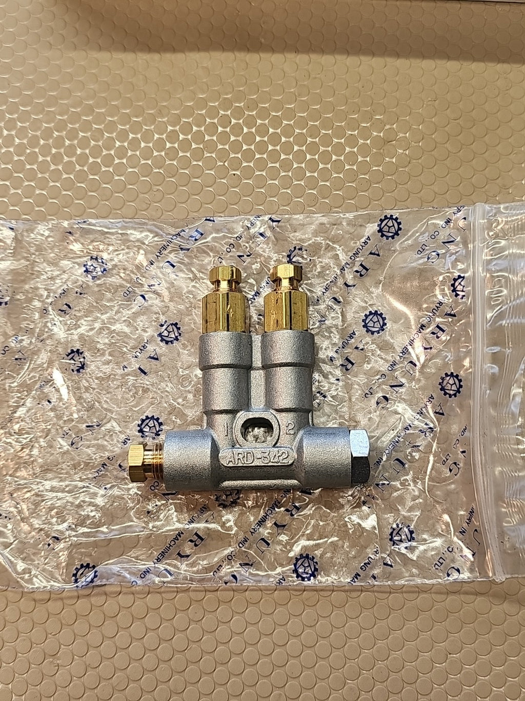 HYUNDAI WIA OEM New For Pressurized Dispenser Oil Drain ARD-342