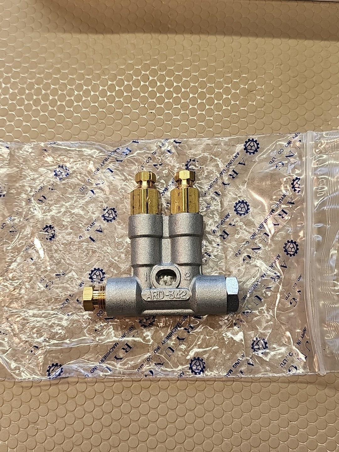 HYUNDAI WIA OEM New For Pressurized Dispenser Oil Drain ARD-342