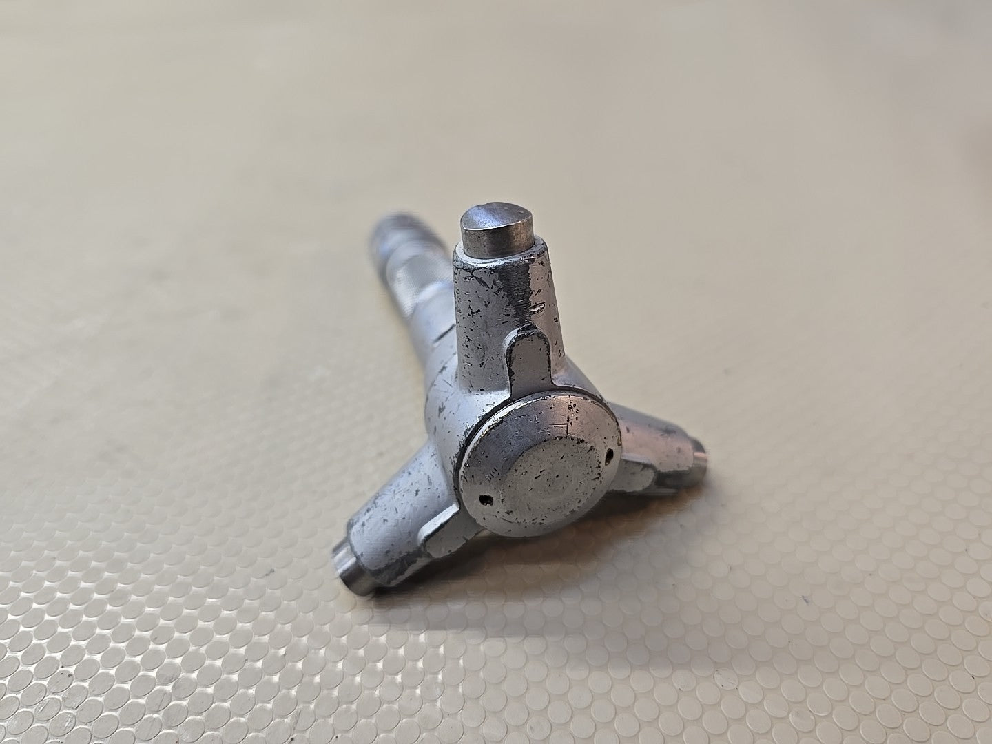Brown & Sharpe No. 281 Internal Bore Micrometer Range 3.200"- 3.600” Holtest