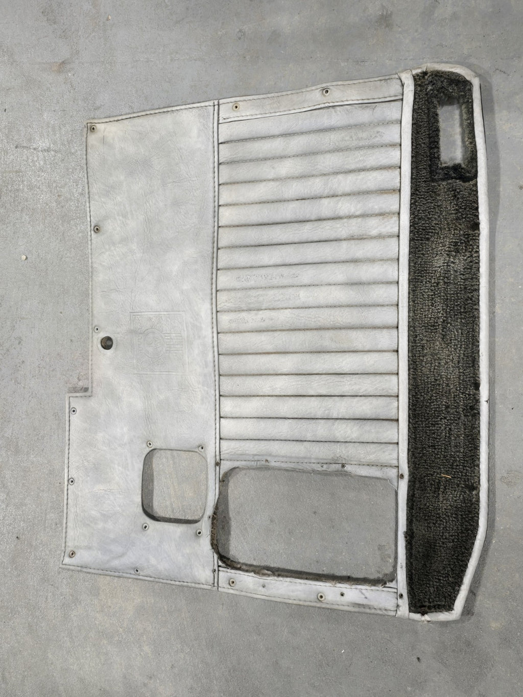 Kenworth OEM! Truck Interior Door Panel Gray Vinyl Pleated Carpet 1999 KW Logo