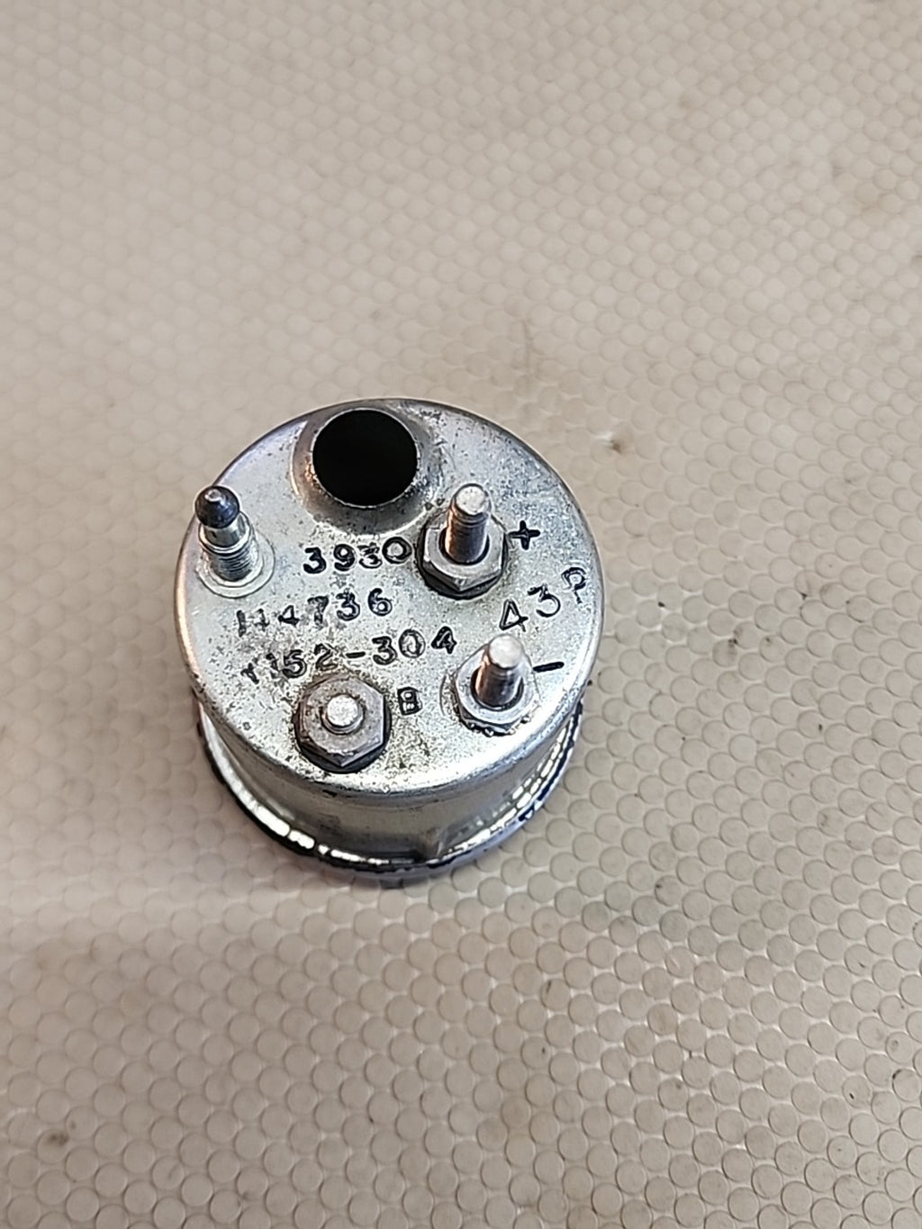 K152-304 Kenworth W900 Volts Gauge  (12039915