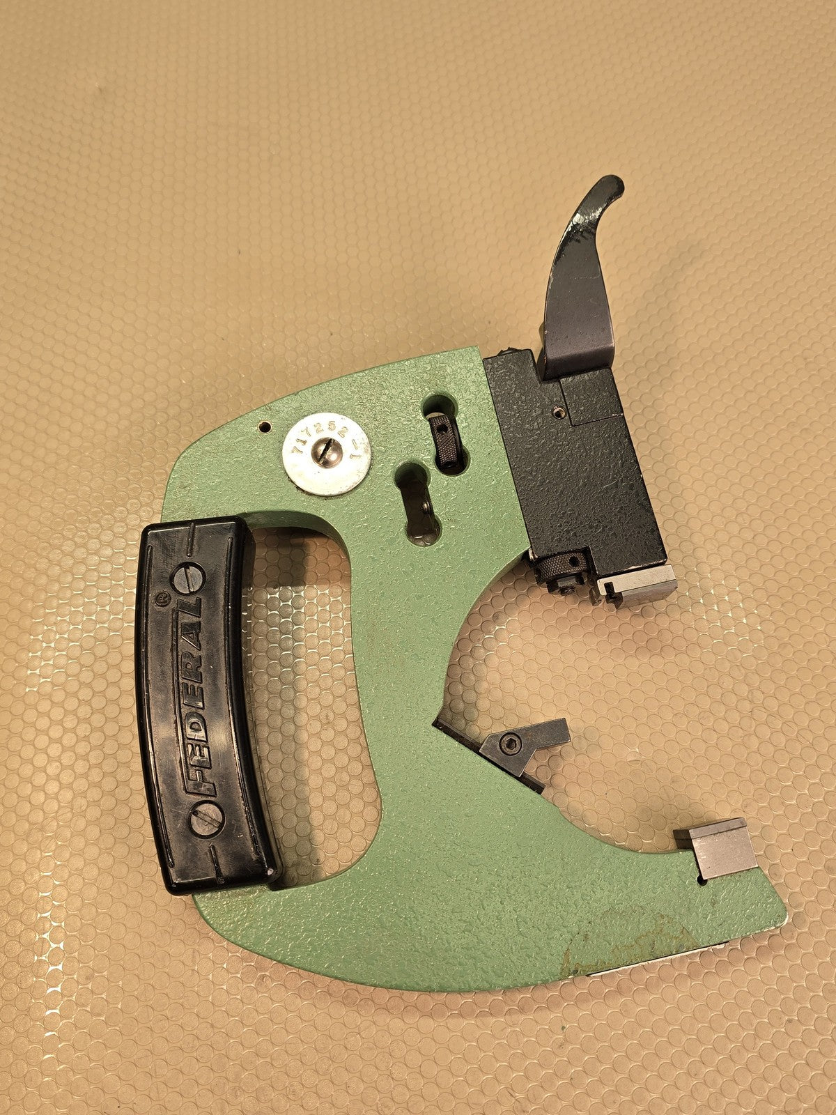 Mahr Federal 301P-3 Indicating Snap Gage Frame 2-3" Range w/ Lift Lever