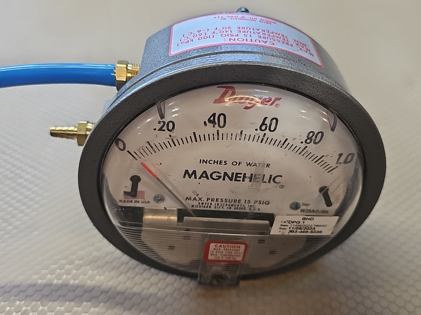 Dwyer Magnehelic Differential Pressure Gauge, 2000: 0-1.0 WC 15 PSIG W25AG MK