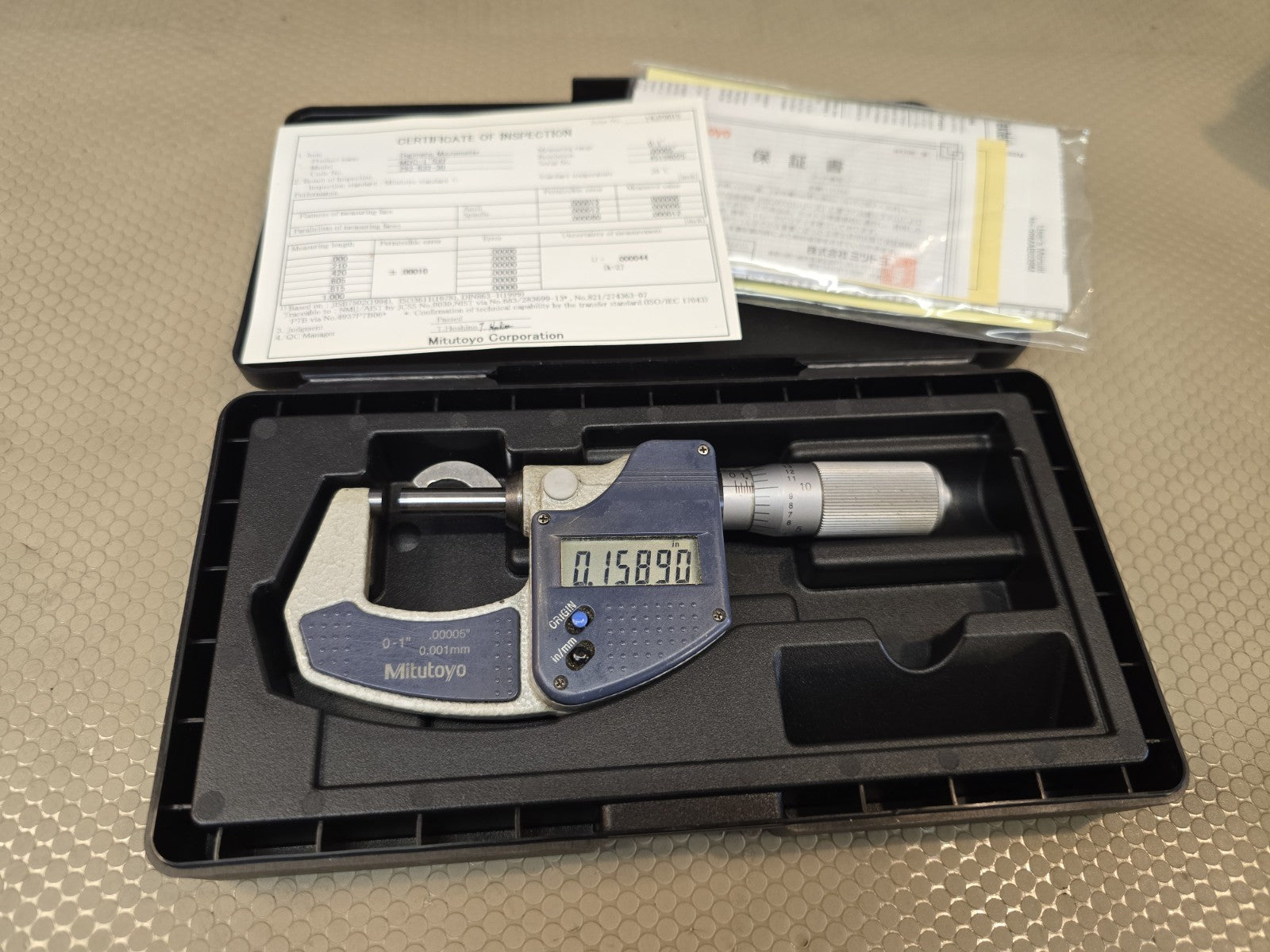 Mitutoyo 0-1” 293-832-30 Digital Micrometer in case