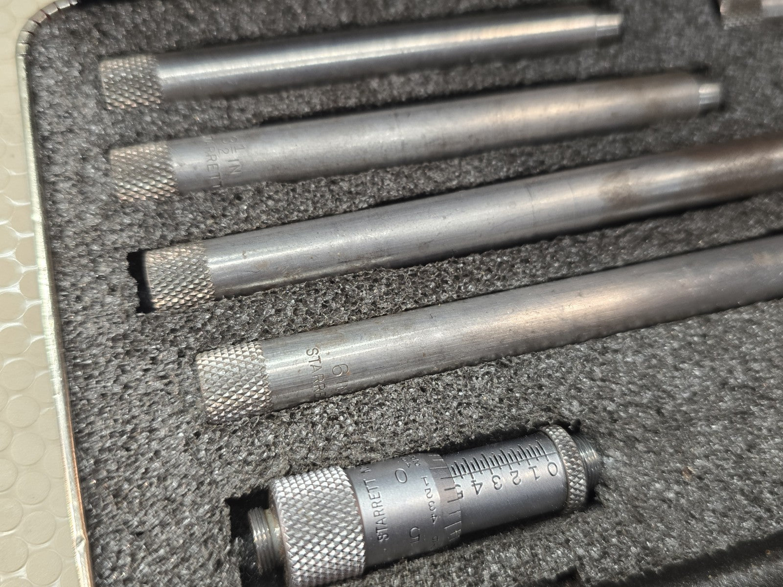 Starrett No. 823BZ Tubular Inside Micrometer (1 1/2" - 9 1/2" Range)