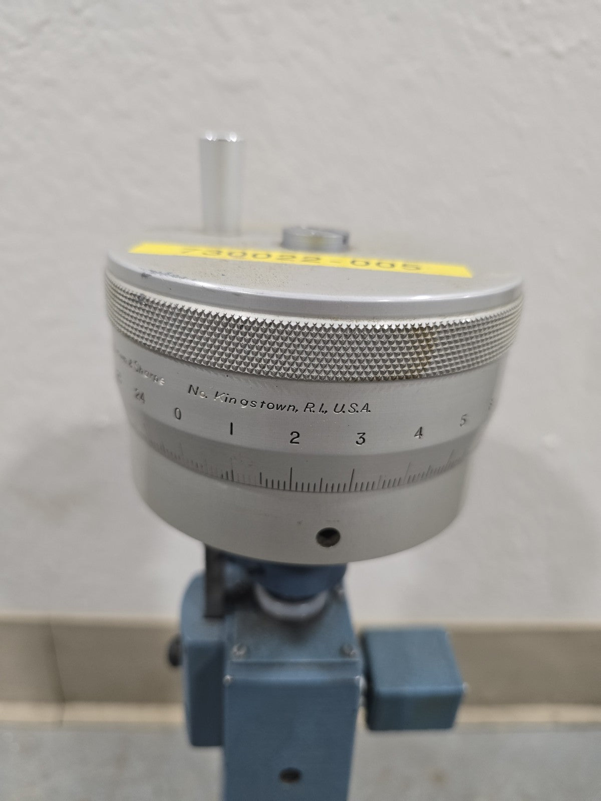 Brown & Sharpe 5851 - 12" Manual Analog Height Gauge Cadillac Type Height Gage