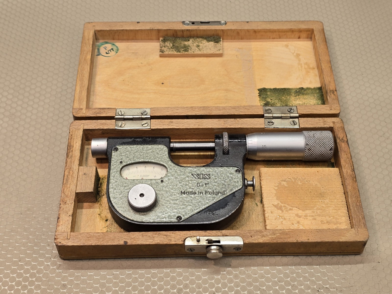 VIS 0–1 Inch Dial Micrometer .0001 Graduation With Wood Case Made In Poland