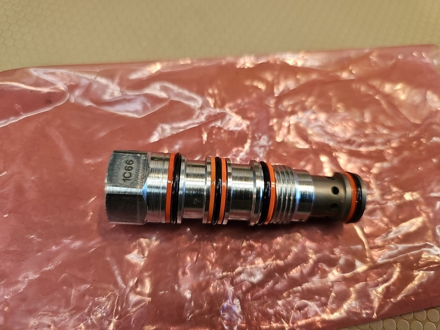 NEW SUN HYDRAULICS 1C66 DODS XHN Pilot Valve
