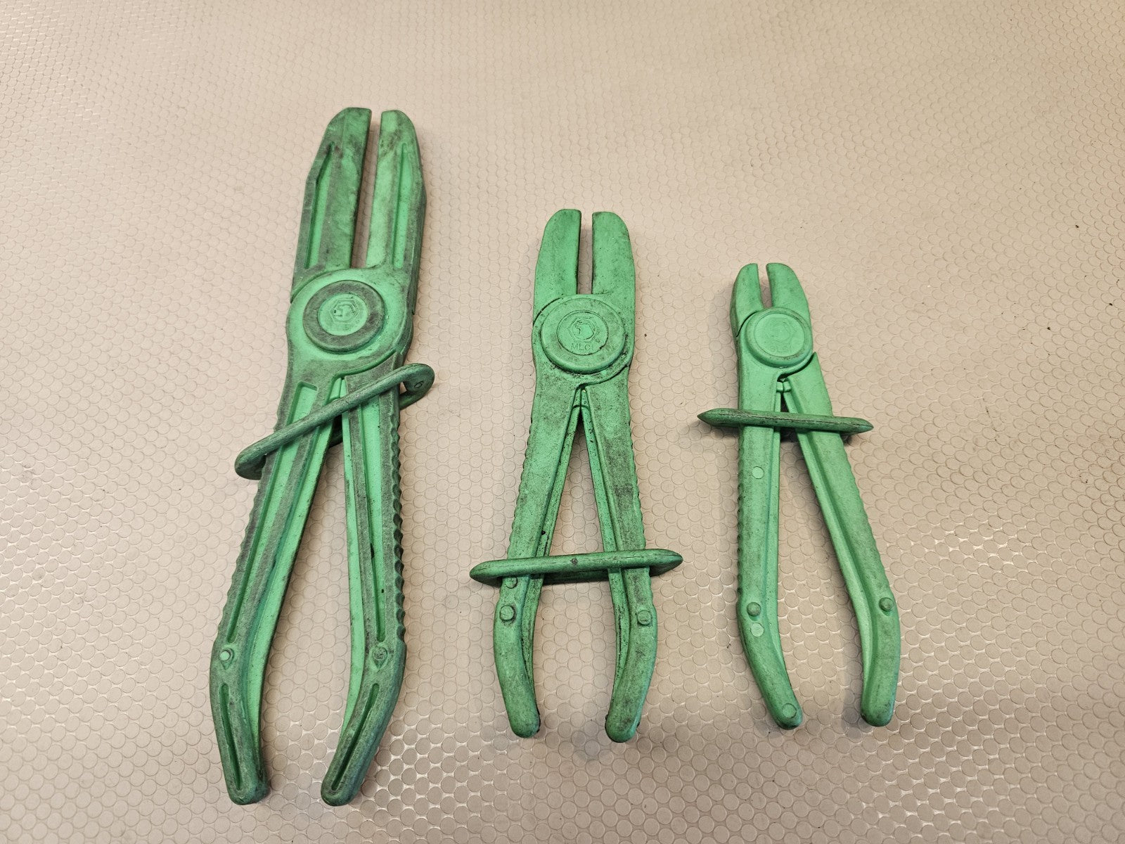 Matco Tools Hose Shut Off Pinch Plier Set - Green Locking