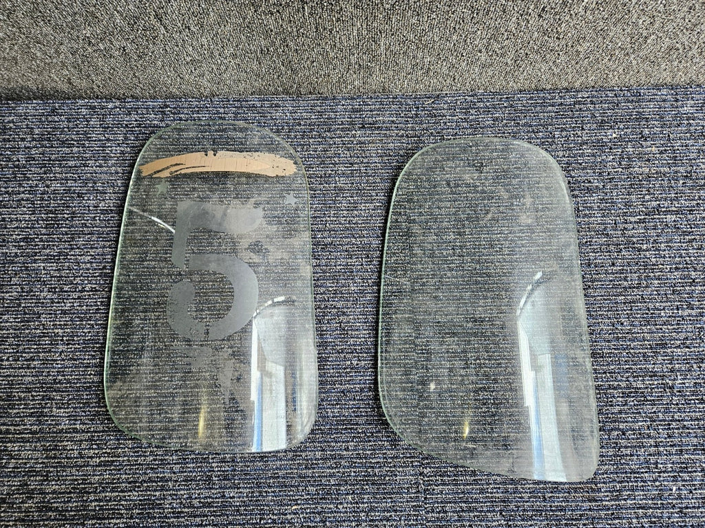 1947-53 CHEVROLET/GMC BIG TRUCK 5 WINDOW CORNER GLASS OEM ?