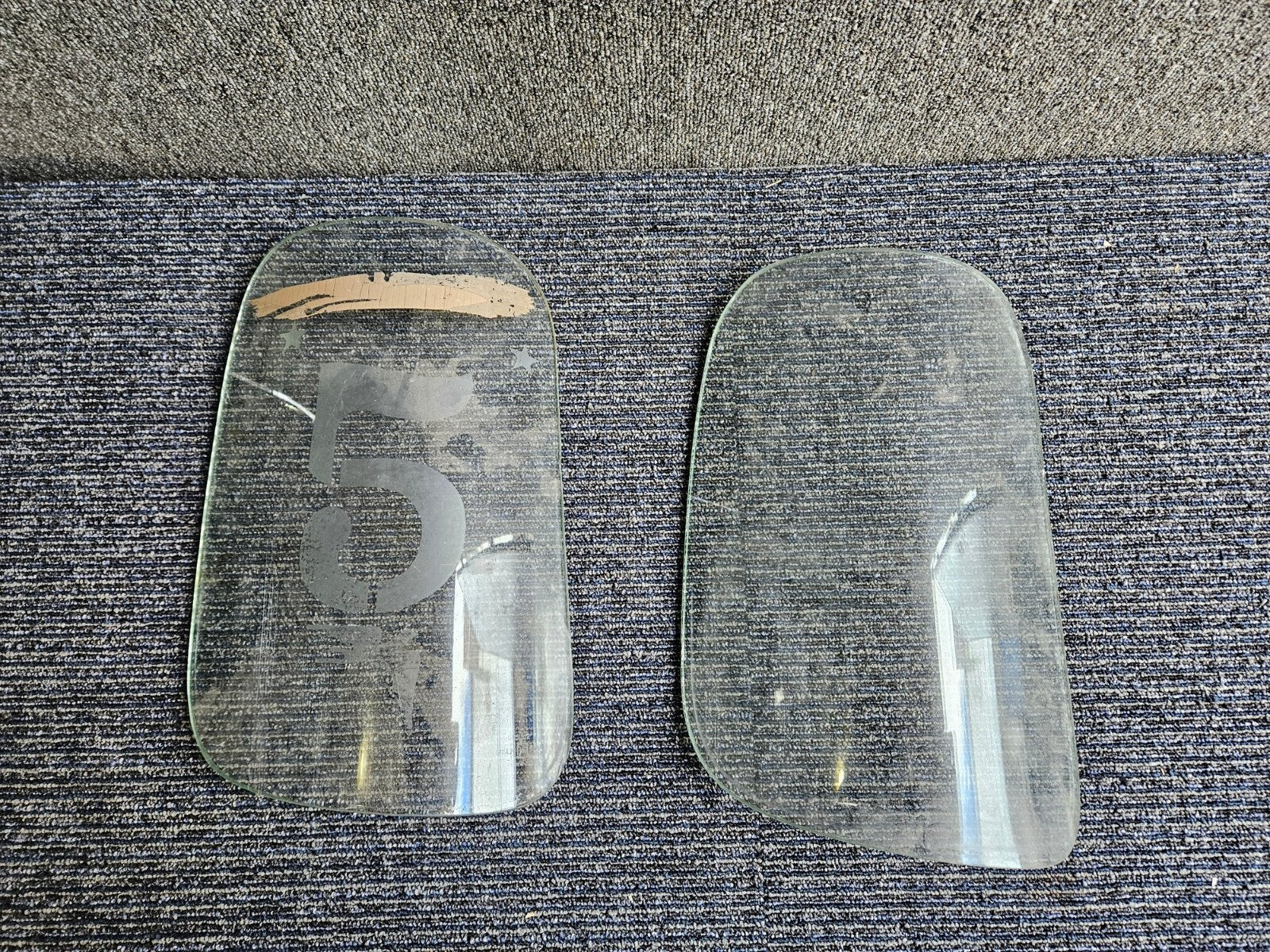 1947-53 CHEVROLET/GMC BIG TRUCK 5 WINDOW CORNER GLASS OEM ?