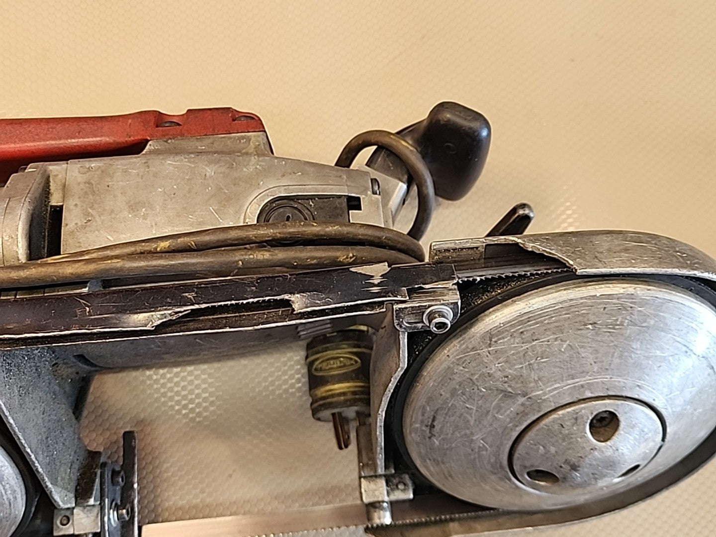 Milwaukee 6225 Portable Band Saw 200/250fpm 120v-ac