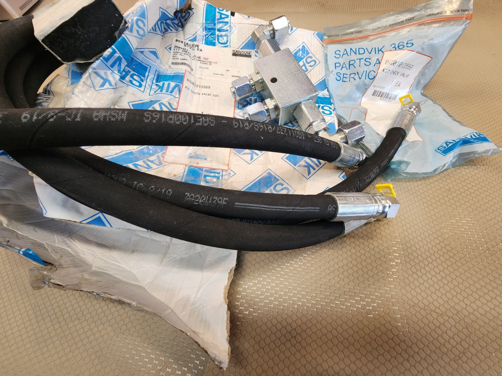 Sandvik BG01013589 Check Valve Kit TUC Hydraulic Assembly 2.95kg OEM