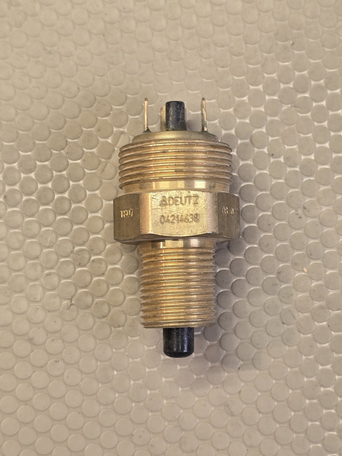Deutz OEM 04214638 Safety Switch Engine FL912 FL913 FL914 04191001 02247073
