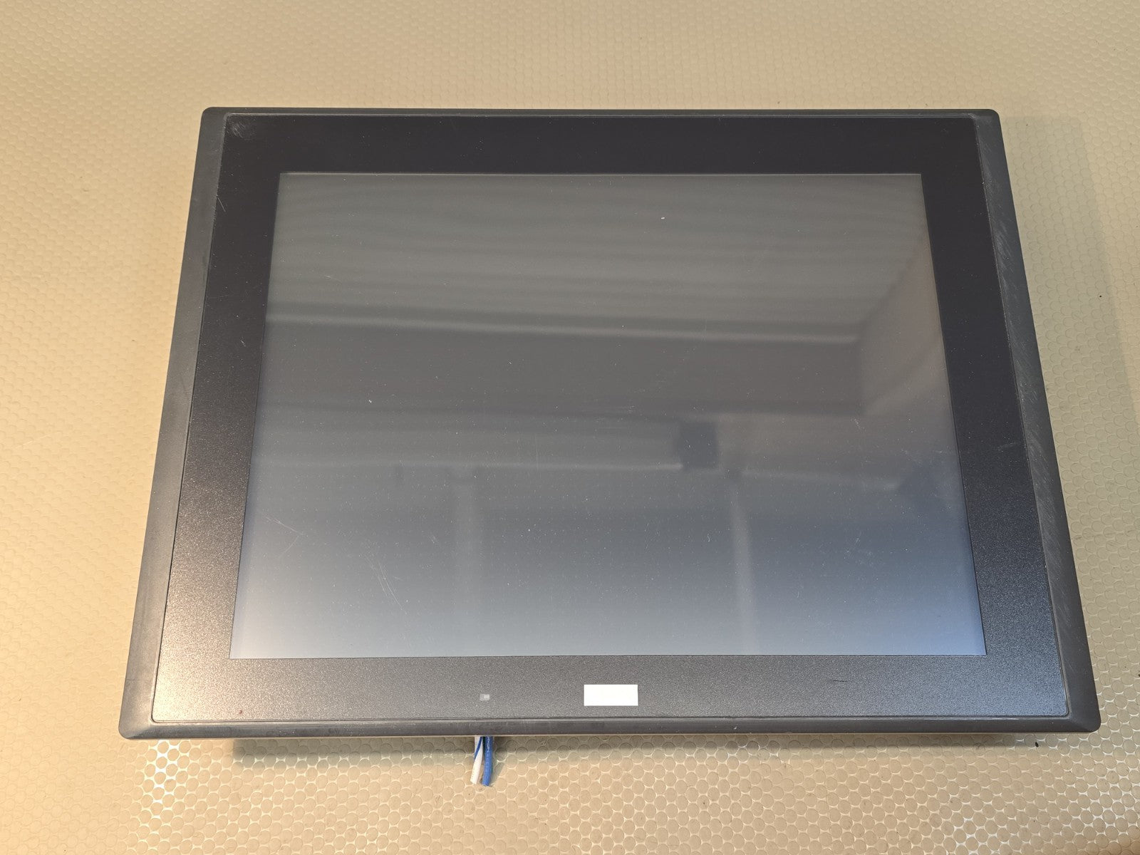 Idec HG4G-CJT22MF-B Touchscreen Operator Interface 24Vdc 27W Class2 *Light Use*