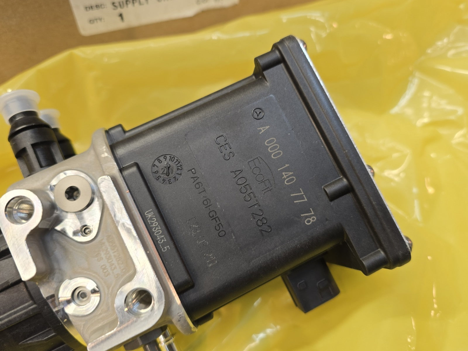 OEM DETROIT DIESEL EXHAUST FLUID  DDE EA0011400678 EA0001407278  EA0001408078