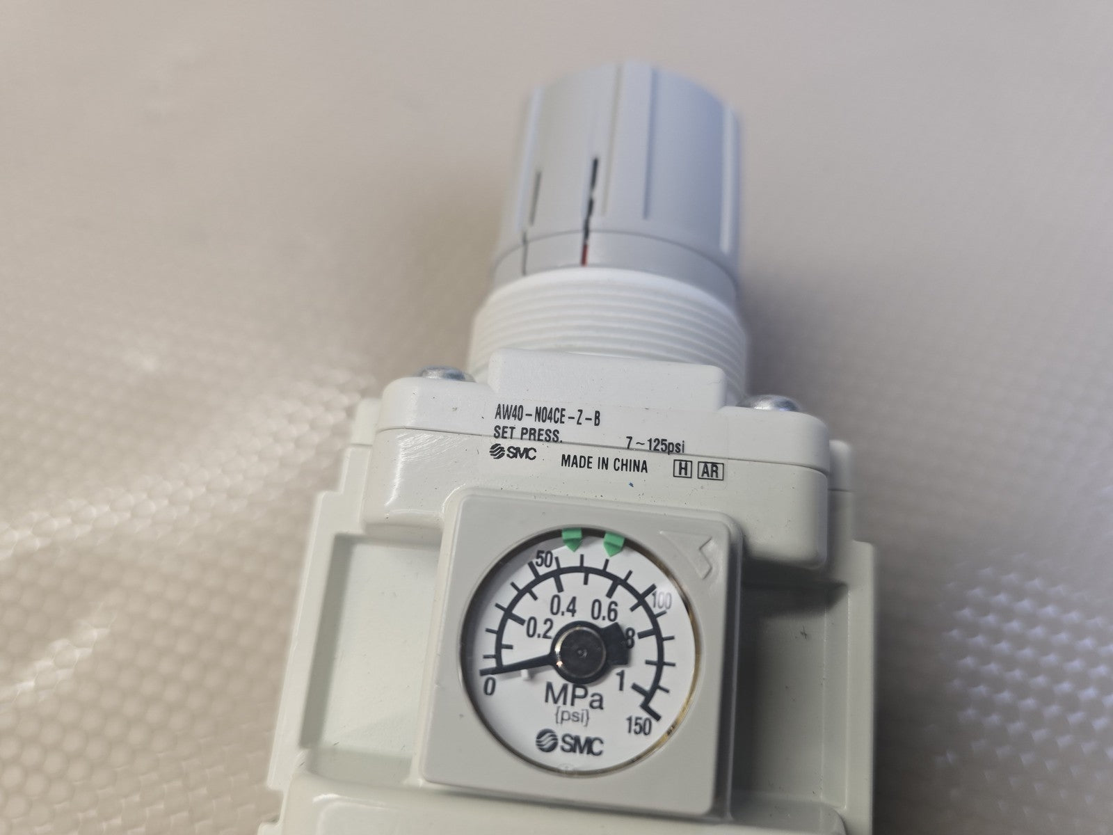 SMC AW40-N04CE-Z-B Pneumatic Filter Regulator w/ Gauge 1/2" NPT 7-125psi NEW