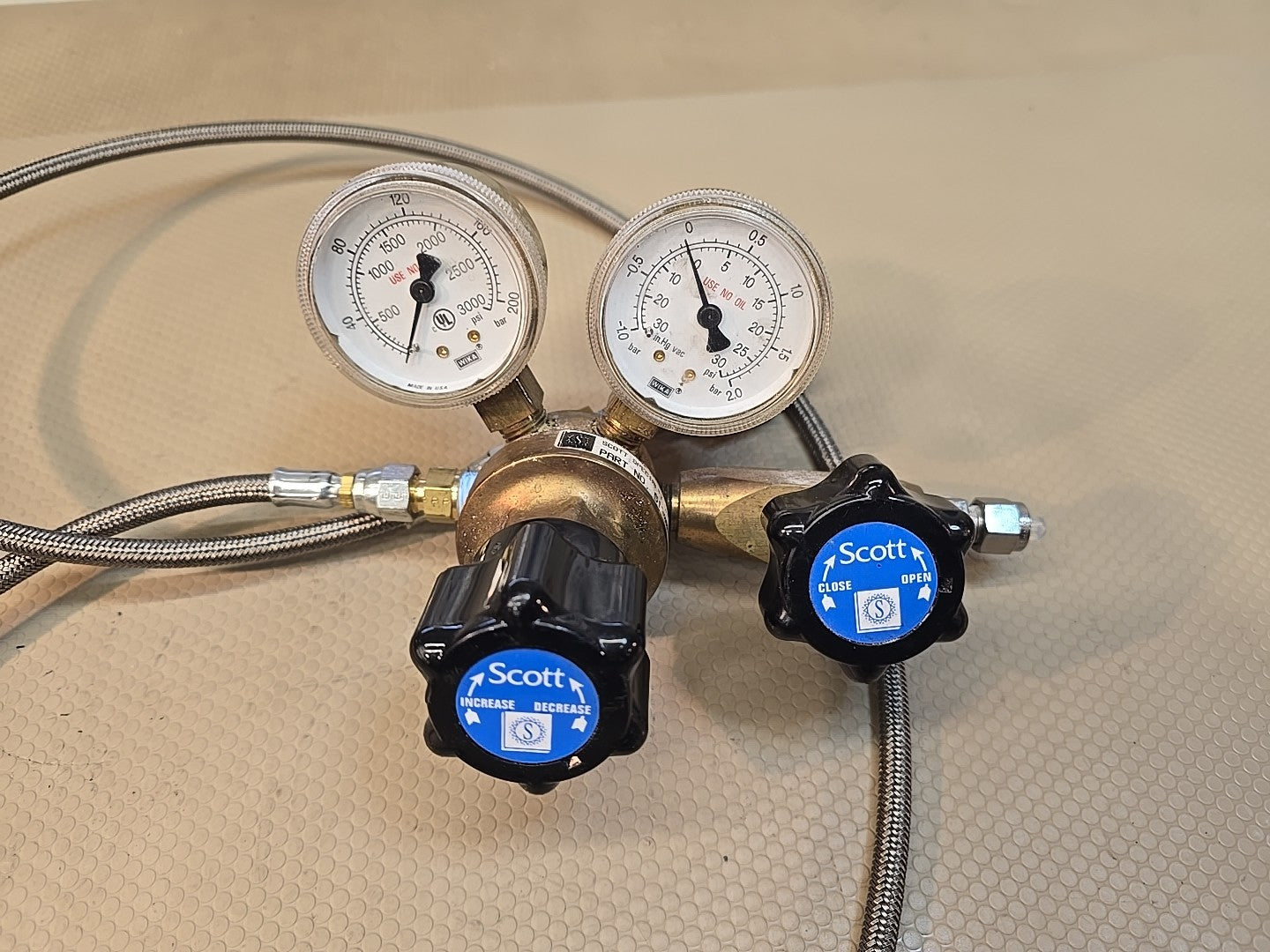 Scott PARKER MODEL # 51300580 TWO GAUGE PRESSURE VALVE SYSTEM