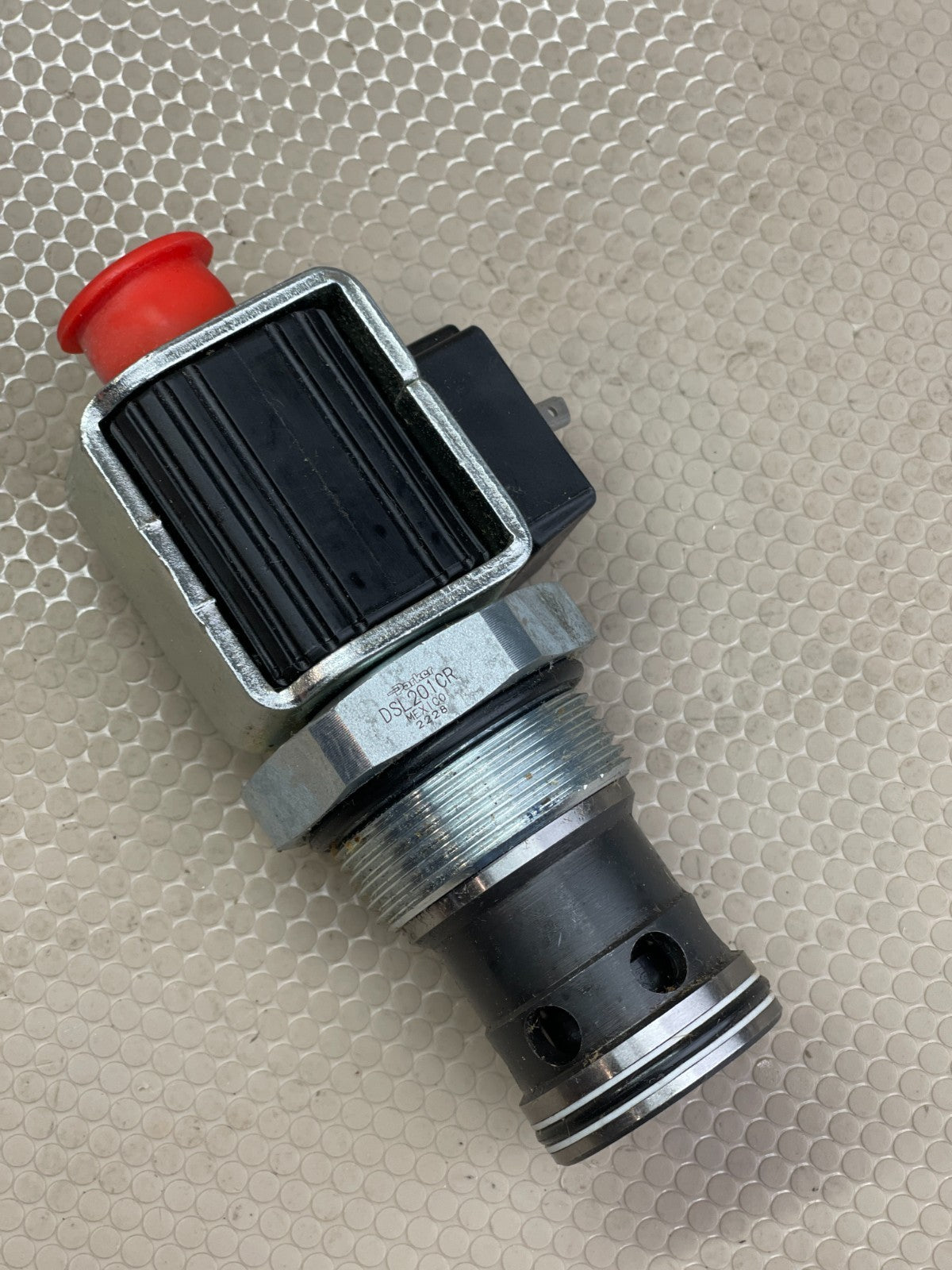 Parker DSL201CR Solenoid Valve w/ 24VDC 28W Coil CAP024D, 3000 PSI