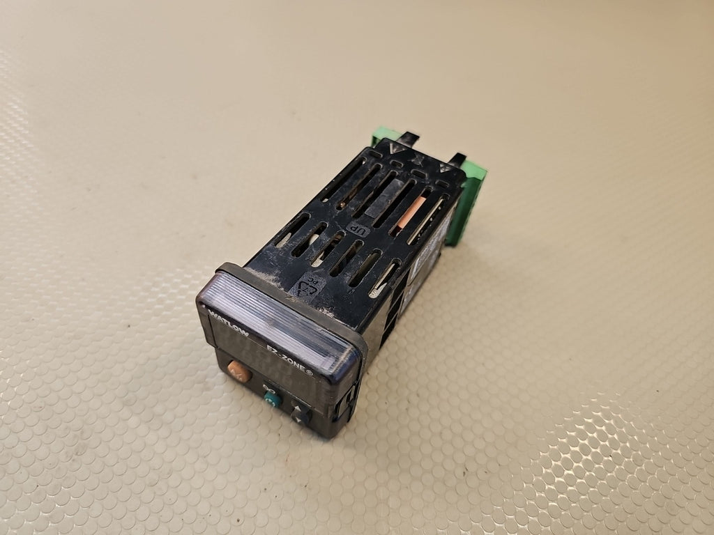 Watlow  EZ-Zone PM6C3EJ-AAAABAA  DIN Panel Mount Temperature Controller