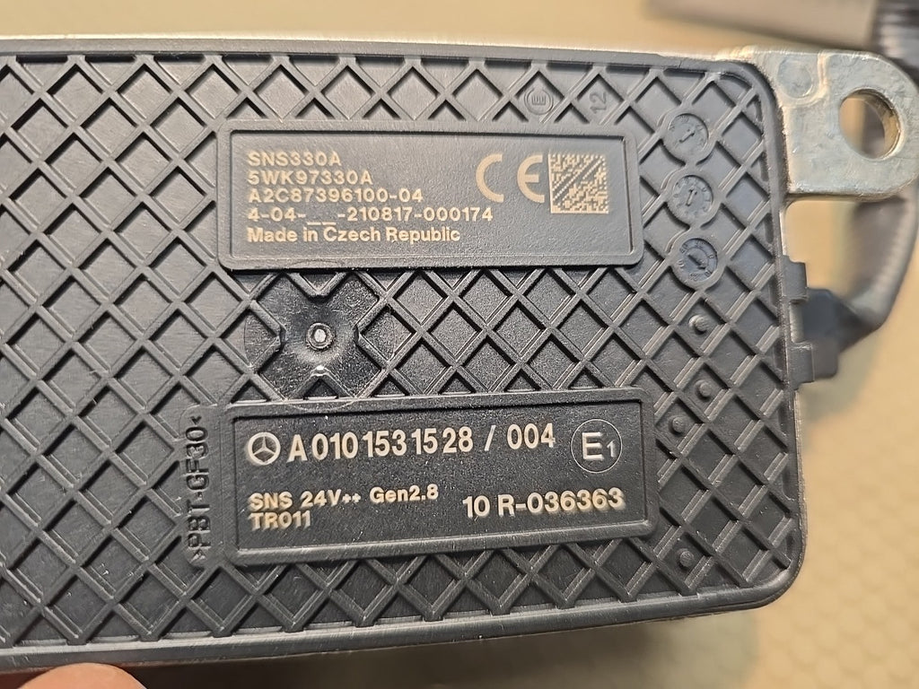 OEM Mercedes-Benz NOx Sensor A0101531528 5WK97330A Nitrogen Oxide Sensor New