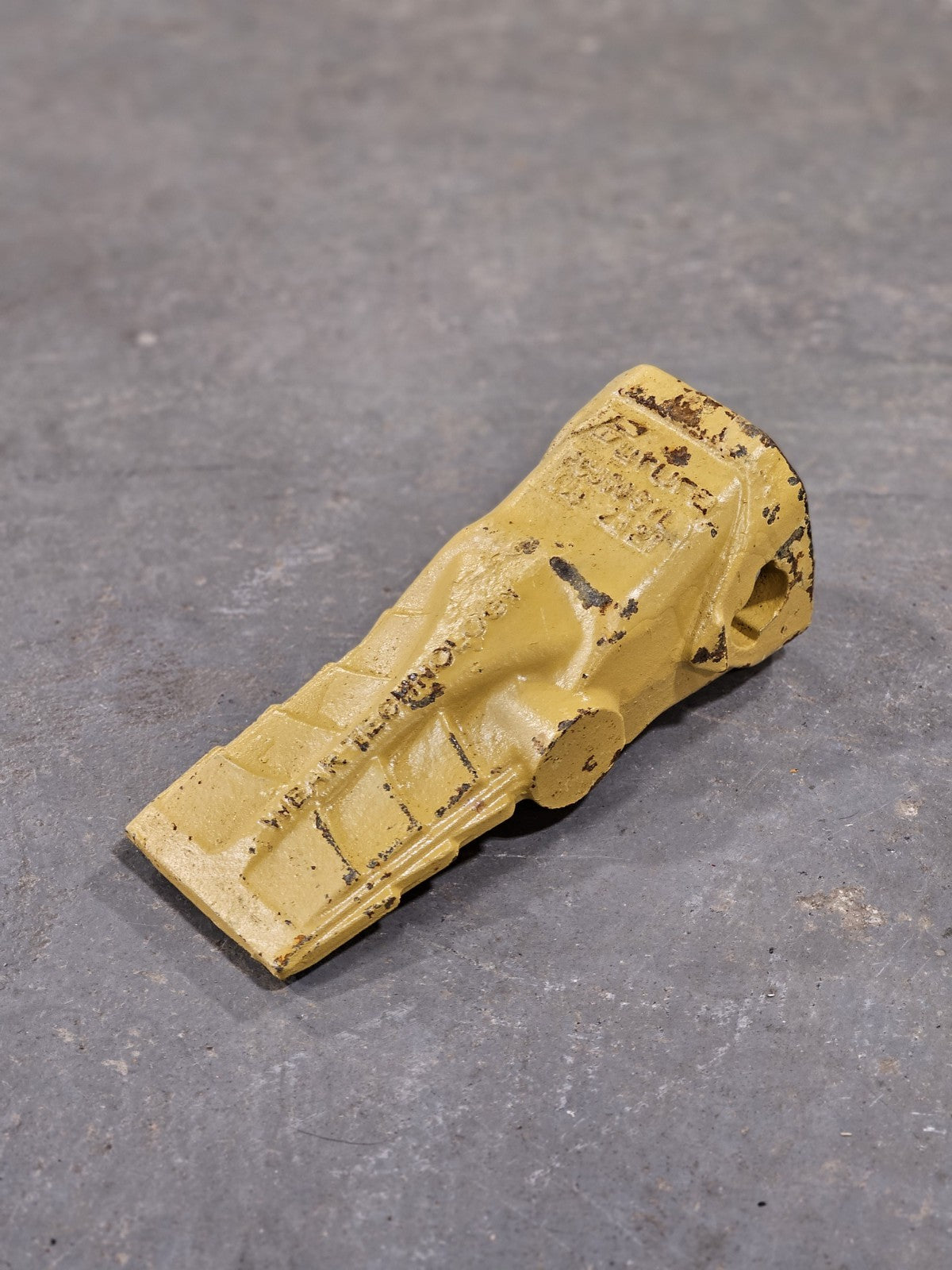 Futura FC350SYL Excavator Bucket Tooth SYL Style J350 Compatible 